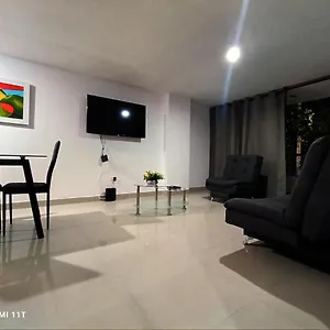 Apartamento Amplio En , Medellín Colombia